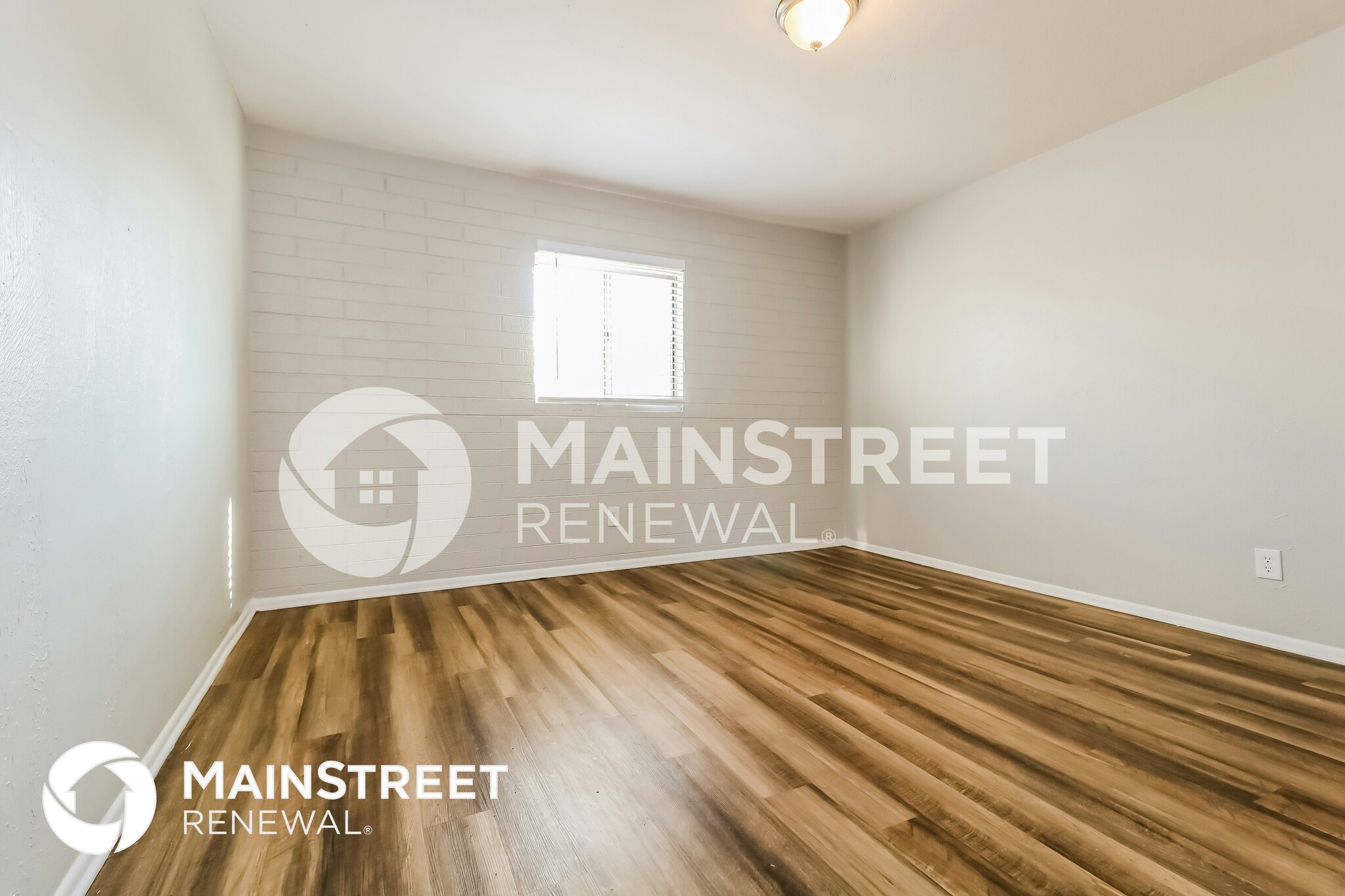 Building Photo - 6211 W Indianola Ave