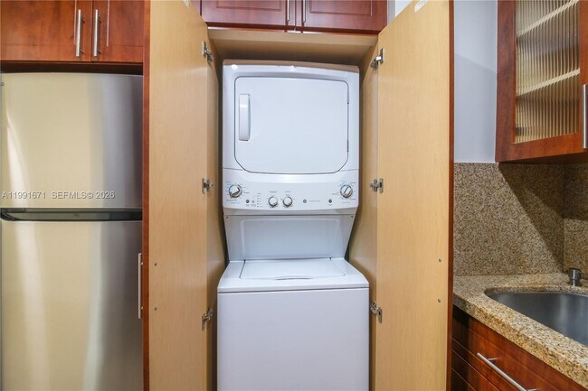 Building Photo - 7915 SW 86th St