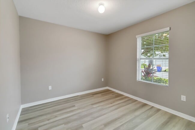 Building Photo - Beautiful 4/2 Energy Efficient Home in St. Cloud w/ Fully Fenced Yard