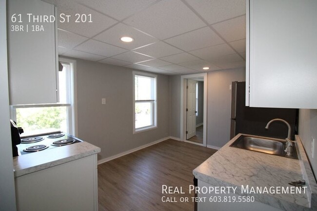 Building Photo - 61 Third St 201-