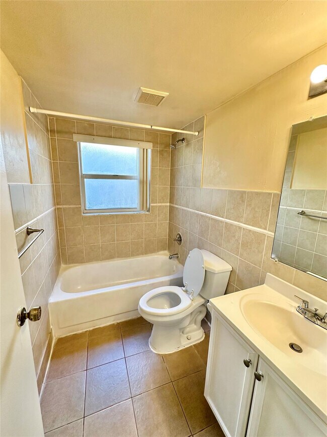 Building Photo - 12165 Royal Palm Blvd