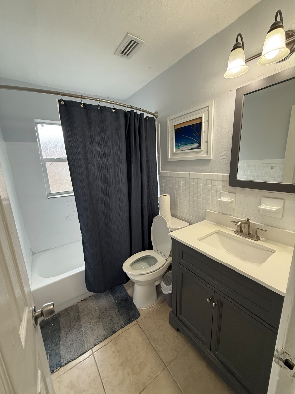 Building Photo - 548 NW 2nd Way