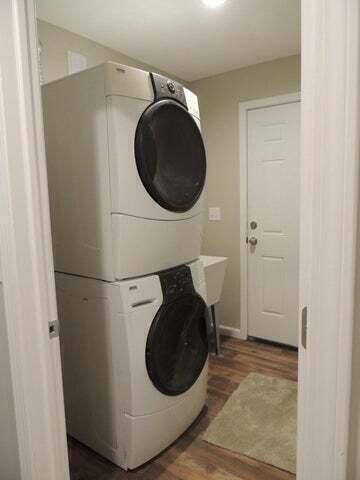 Building Photo - 570 Wabash St