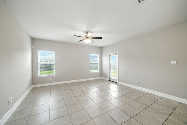 Building Photo - 32943 Turning Springs Dr