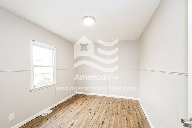 Building Photo - 1143 Charbonier Rd