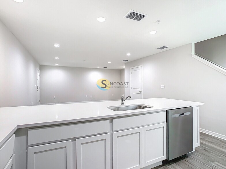 Building Photo - 3821 SW 43rd Ct