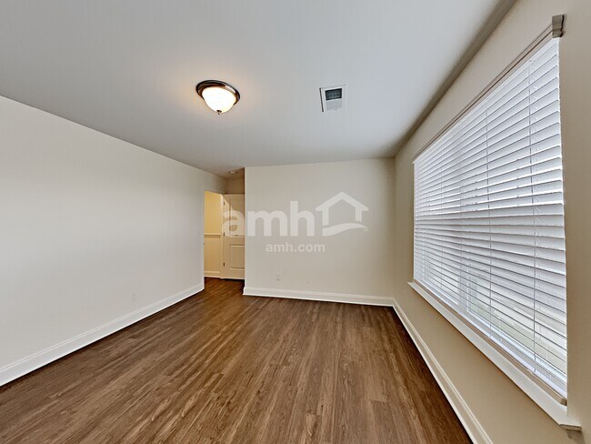 Building Photo - 4328 Longfellow Dr