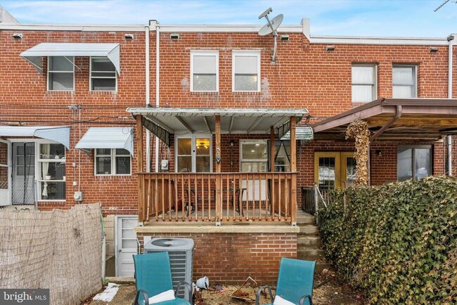 Building Photo - 228 Rock St