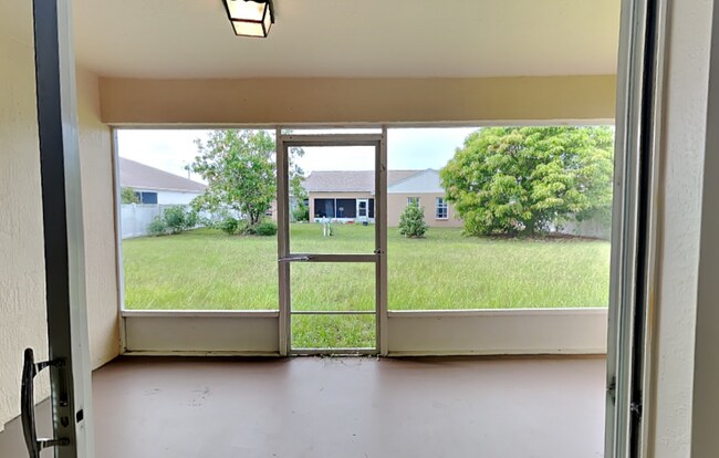 Building Photo - 817 Highland Crest Loop