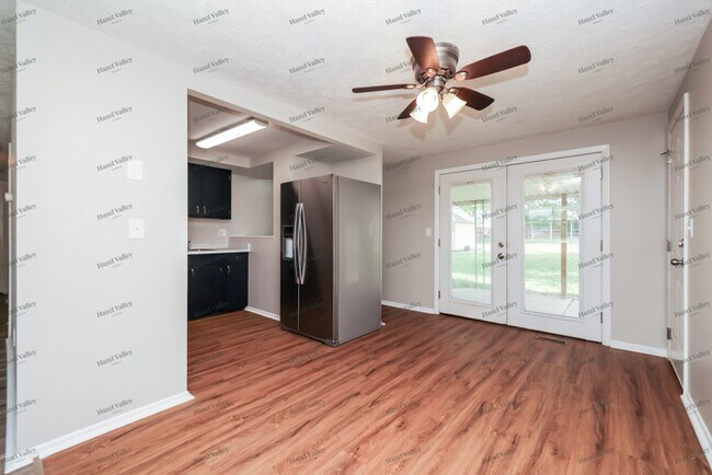 Building Photo - 7160 Claybeck Dr