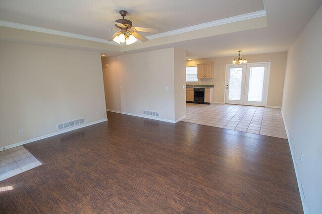 Building Photo - 1871 Harmony St