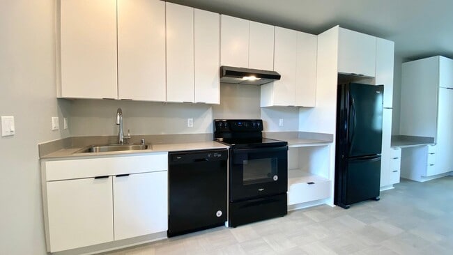 Building Photo - AVAILABLE Soon !!! BRAND NEW STUDIO IN HO'OPILI!