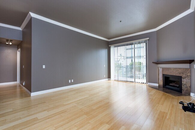 Building Photo - Heart of Bankers Hill at La Parc Chateau!