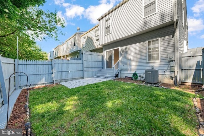 Building Photo - 17515 Sabrina Terrace