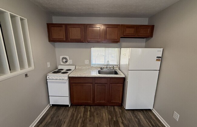 Interior Photo - Clifton 3033