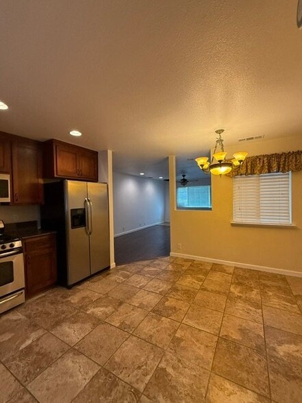 Building Photo - 2689 Forestview Dr
