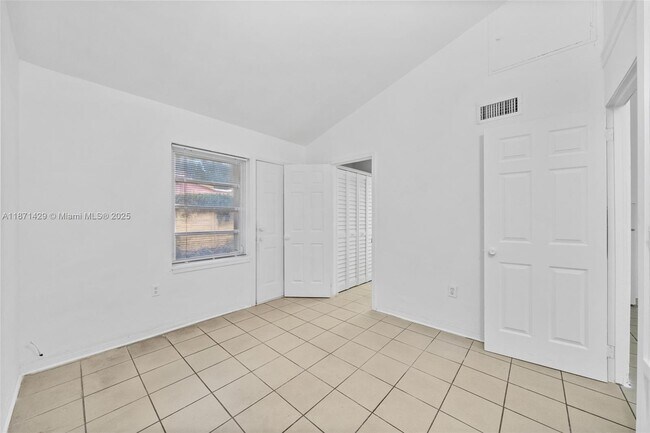 Primary Photo - 840 SW 7th St