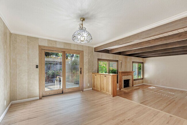 Building Photo - Elegant and Spacious 4Bedroom Sunnyvale Home