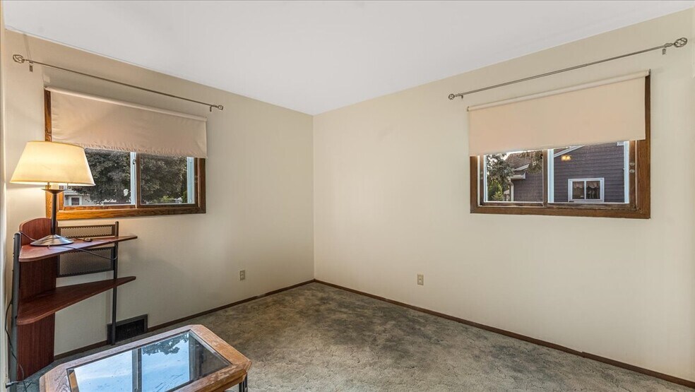 Building Photo - 880 2nd St NW