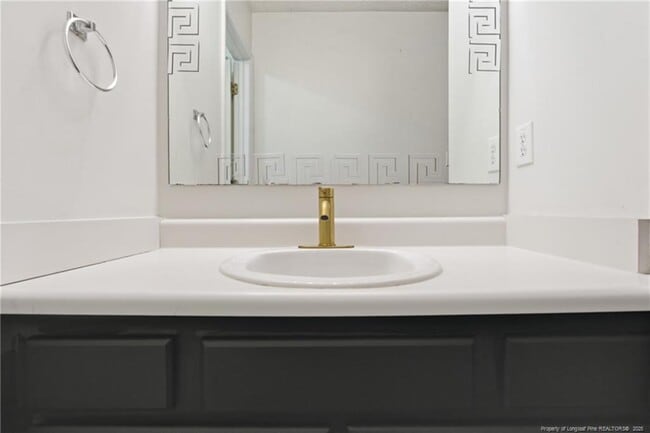 Building Photo - 419 Northwoods Dr