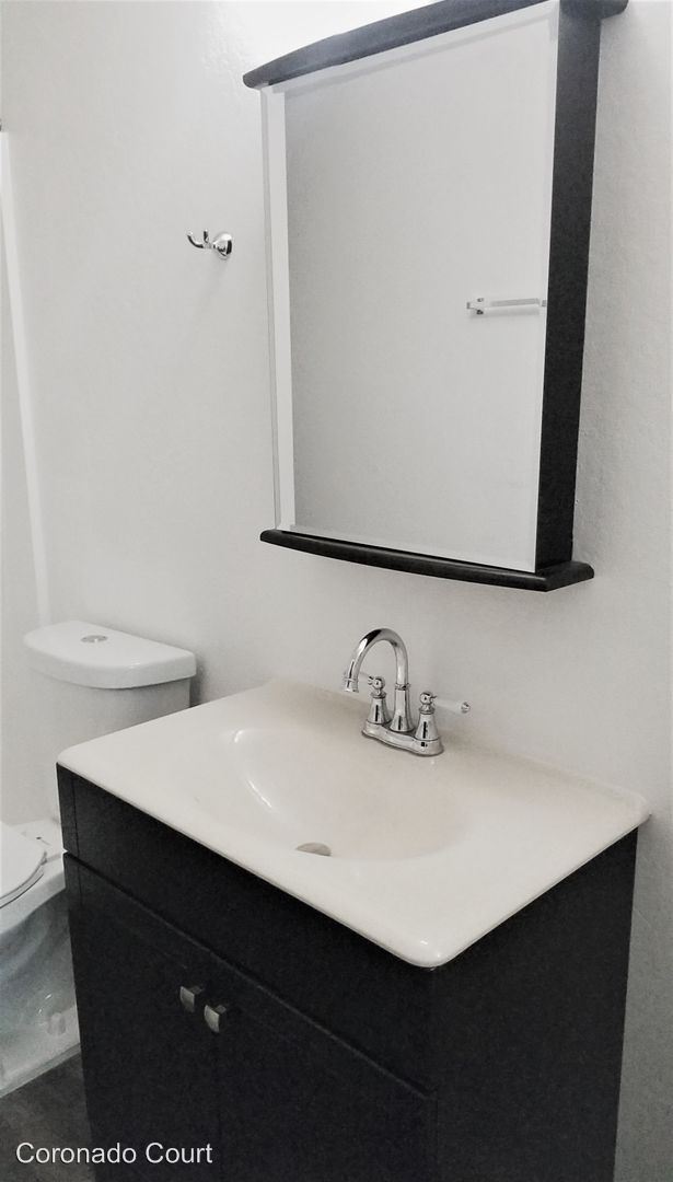 Building Photo - 743 E Coronado Rd