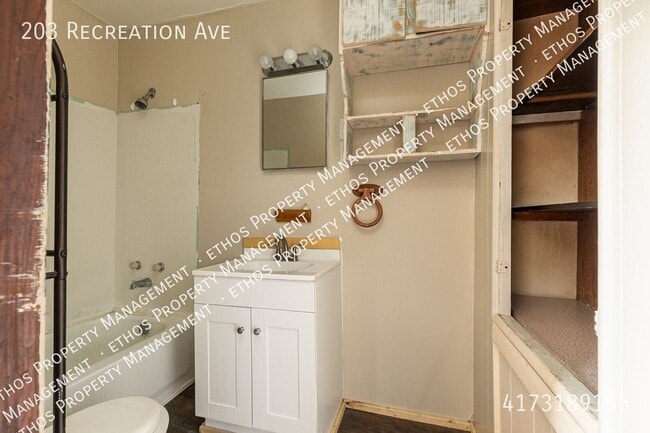 Building Photo - 203 Recreation Ave
