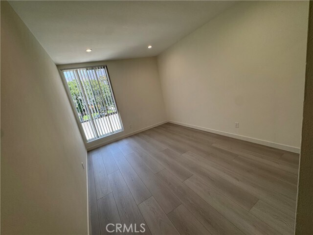 Building Photo - 580 W Stocker St