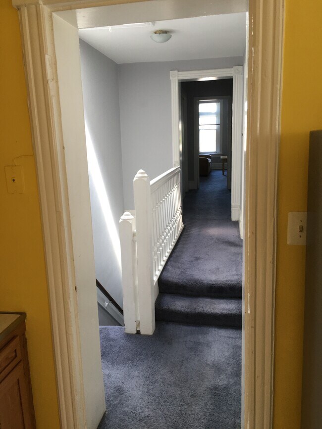 Building Photo - 219 C St NE