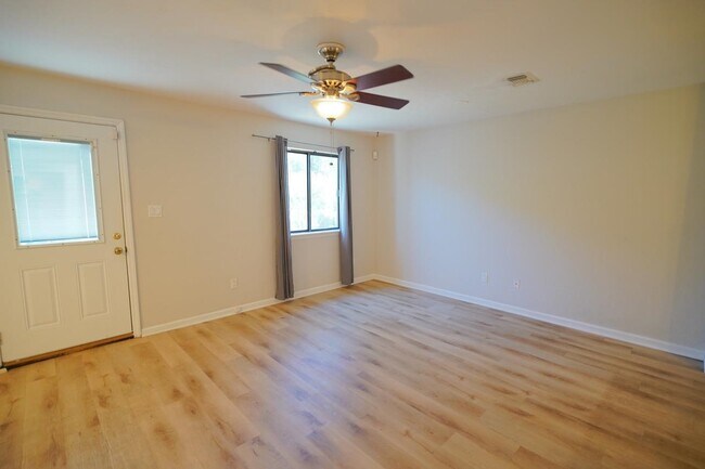 Building Photo - 1303 Airport Dr