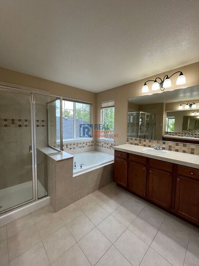 Building Photo - 10828 Heatherton Cir