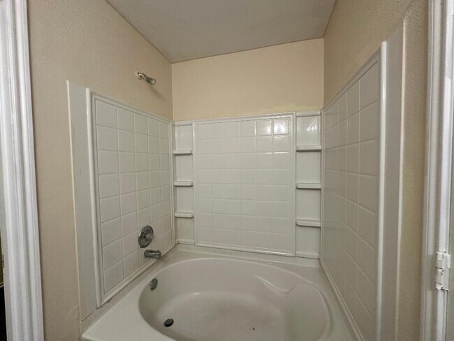 Building Photo - 12411 Avens Arbor