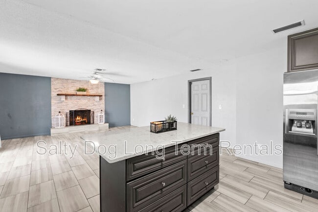 Building Photo - 800 Black Duck Dr