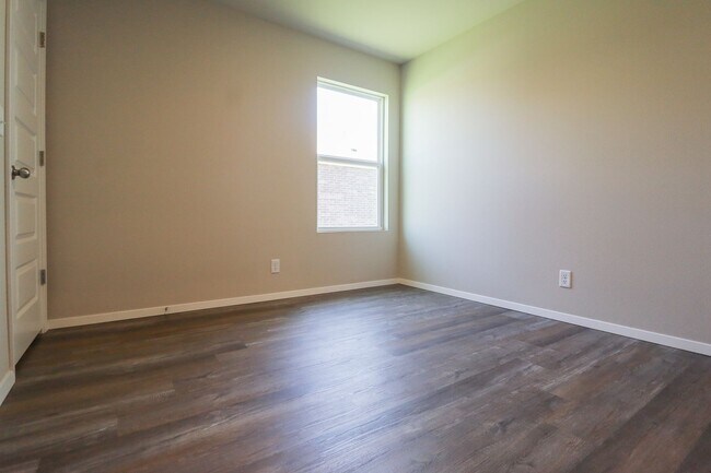 Building Photo - New Construction Home! 4 Bed 2 Bath With P...