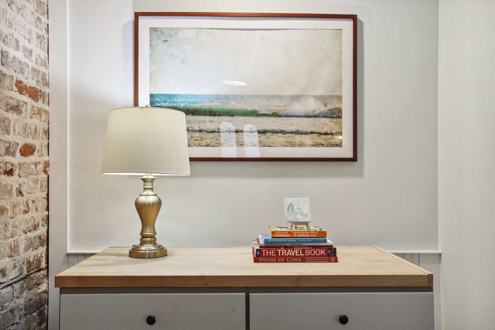 Building Photo - 208B W Hall St