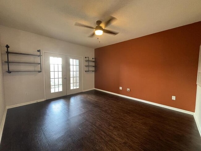 Building Photo - 14226 Fredricksburg Dr