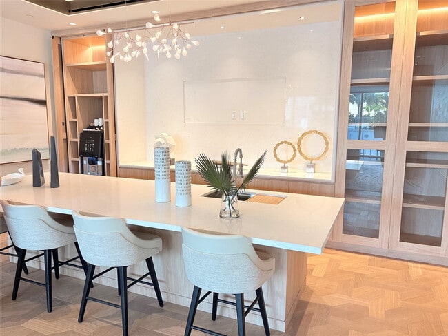 Building Photo - 151 N Seabreeze Blvd