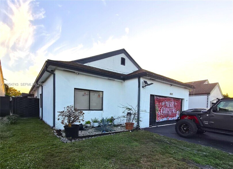 Building Photo - 8122 NW 187th Ter