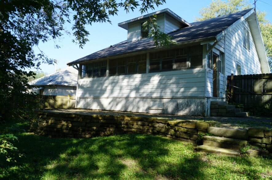 Building Photo - Eleventh St