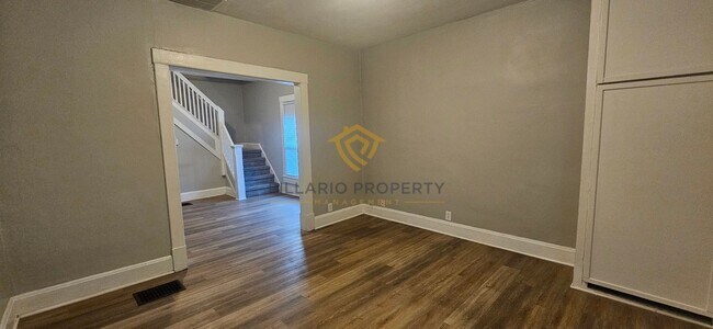 Building Photo - 3329-3331 Boulevard Place