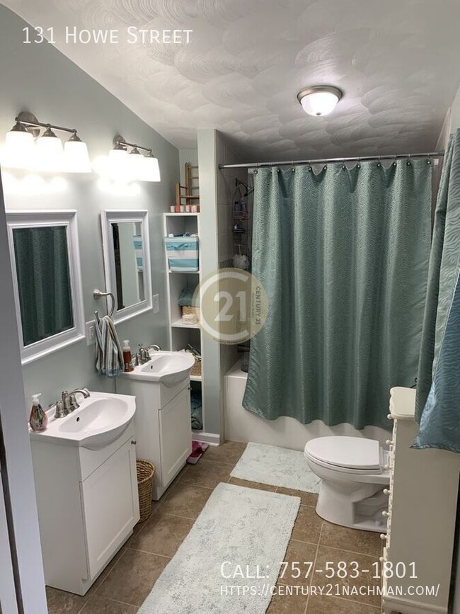 Building Photo - 131 Howe St