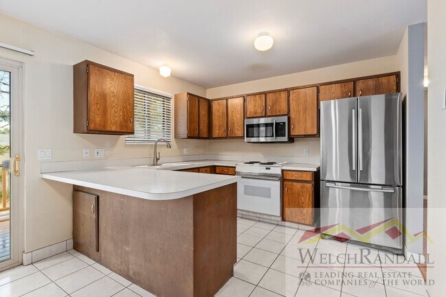 Building Photo - Cozy & Beautiful 4-Bed, 2-Bath Sandy Home ...
