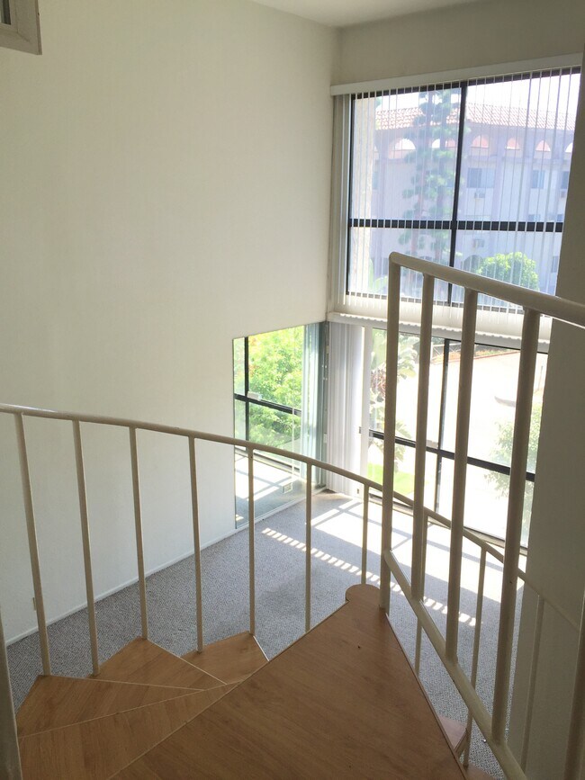 Building Photo - 1440 Veteran Ave