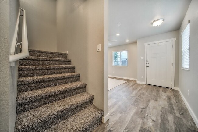 Building Photo - 12603 Telge Rd