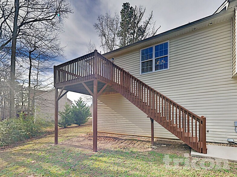 Building Photo - 97 Farmington Dr