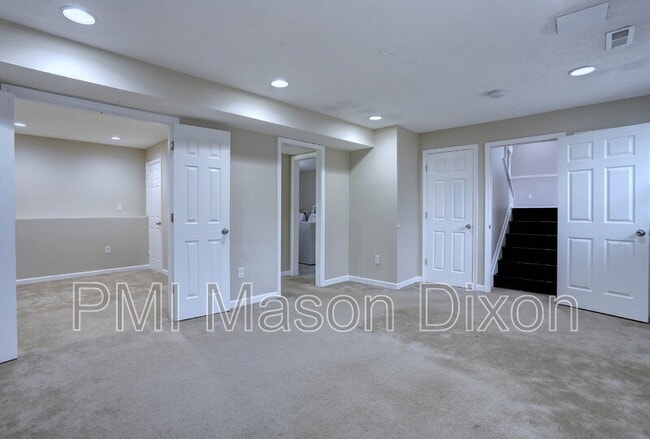 Building Photo - 9321 Kenbrooke Ct