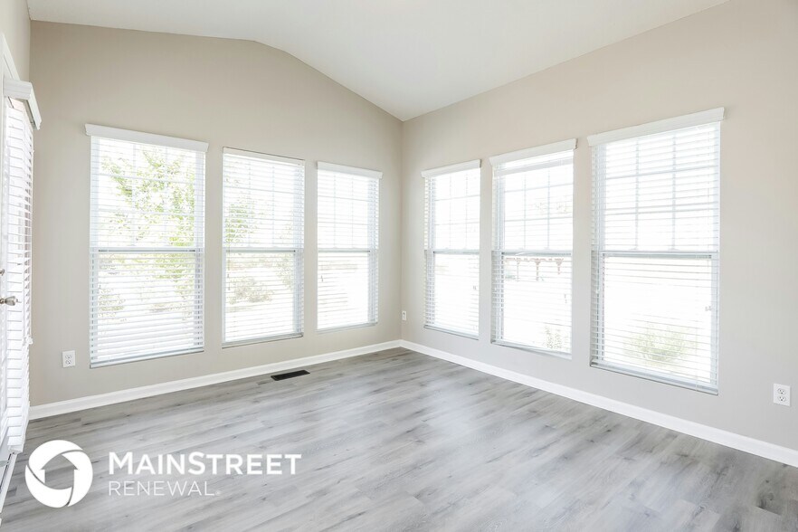 Building Photo - 594 Jockey Pl