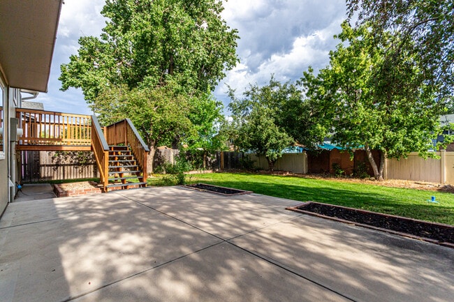 Building Photo - 6580 W 74th Pl