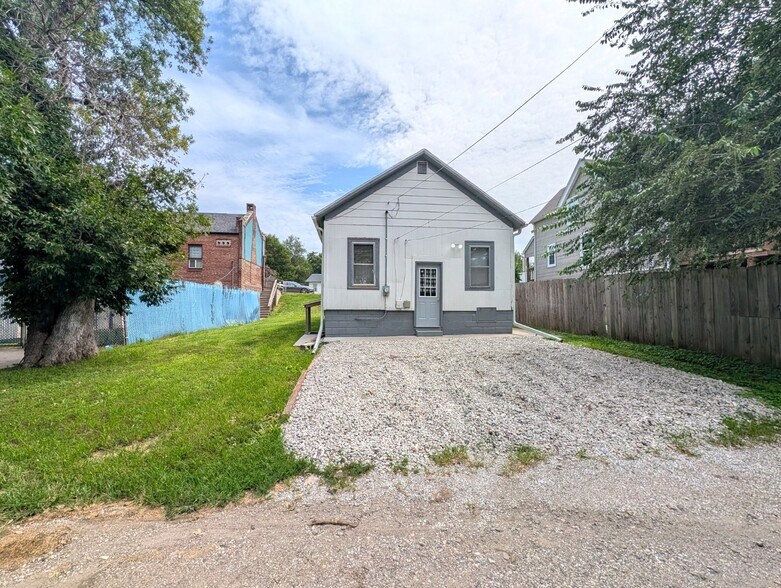 Building Photo - 2024 Vinton St