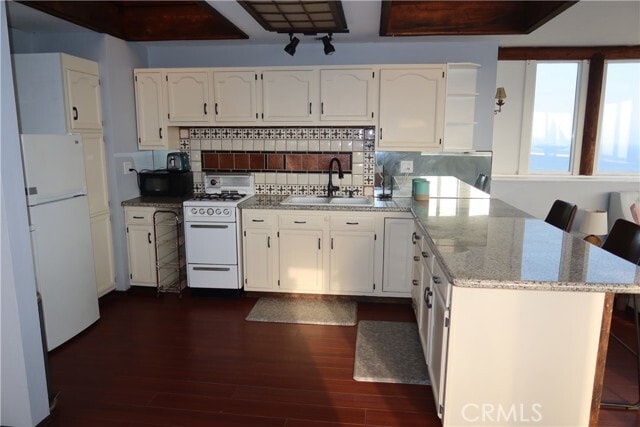 Building Photo - 1481 W Paseo Del Mar