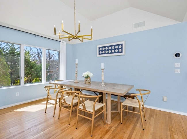 Building Photo - 12 Douglas Ct